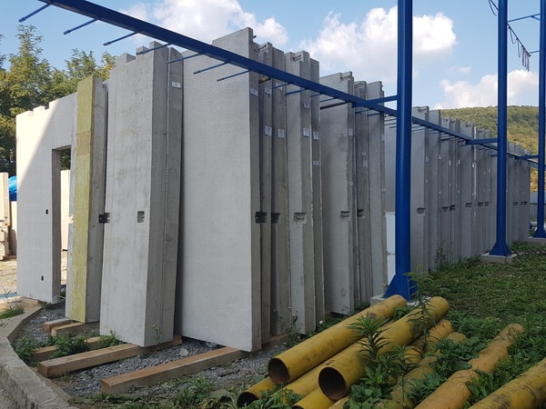 Export of ceramic components Keramické stCeramic walls ready for exporteny pripravené na vývoz